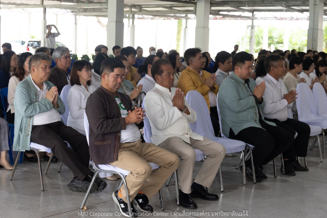 ม.แม่โจ้ ทำนุบำรุงพระพุทธศาสนา จัดถวายเทียนพรรษา 9 วัด