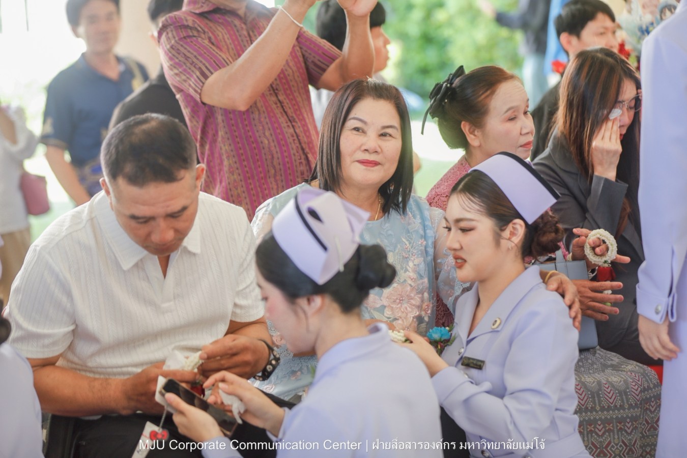 พยาบาลแม่โจ้ รุ่น 1 ประดับแถบหมวก-รับเข็มวิทยฐานะ พร้อมก้าวสู่พยาบาลวิชาชีพอย่างเป็นทางการ