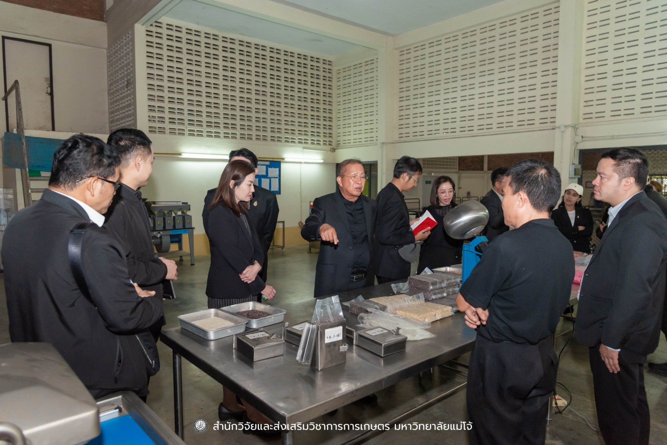 มหาวิทยาลัยแม่โจ้ ต้อนรับคณะผู้บริหารของสำนักงานเลขาธิการวุฒิสภา ในโครงการติดตามผลการนำผลงานวิจัยไปใช้ประโยชน์ในกระบวนการนิติบัญญัติ