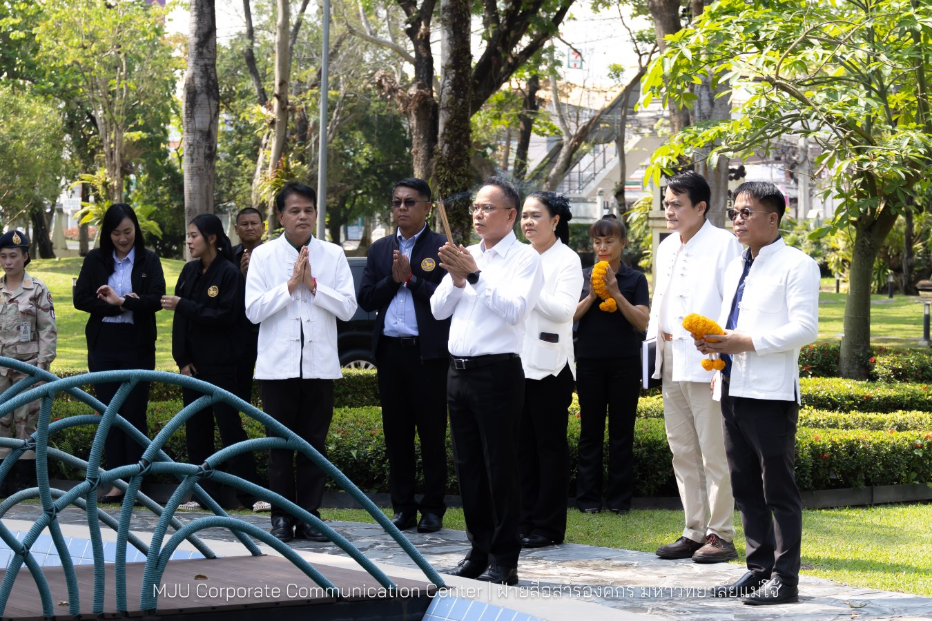 รองปลัดกระทรวงมหาดไทย สักการะสิ่งศักดิ์ ม.แม่โจ้