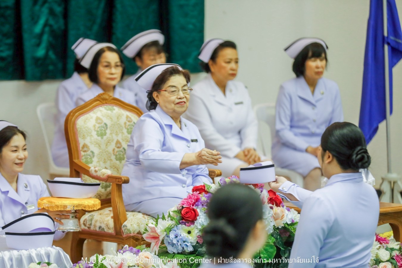 พยาบาลแม่โจ้ รุ่น 1 ประดับแถบหมวก-รับเข็มวิทยฐานะ พร้อมก้าวสู่พยาบาลวิชาชีพอย่างเป็นทางการ