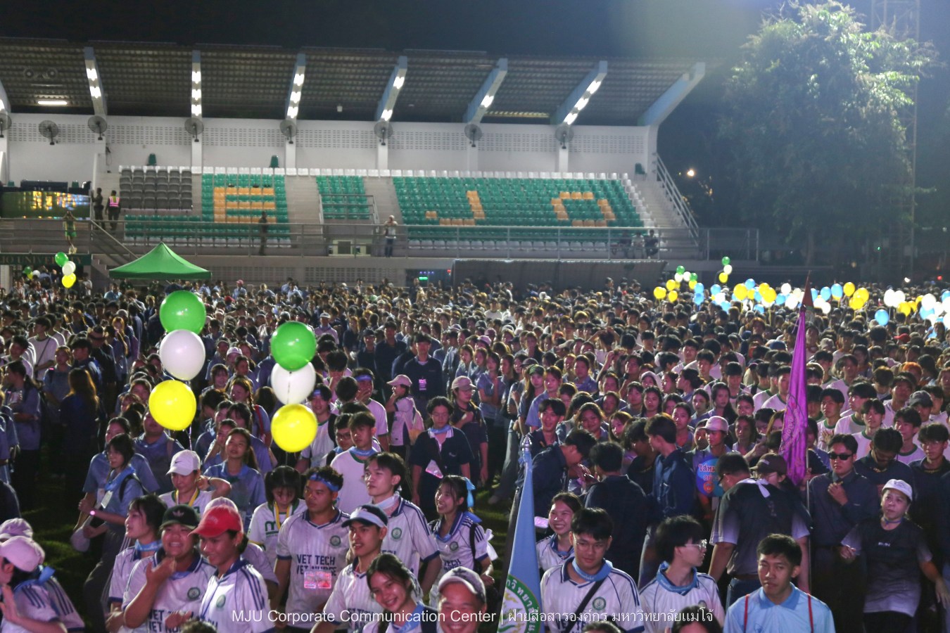 10 กิโลแห่งรอยยิ้ม ประเพณี เดินวิ่ง แม่โจ้ – สันทราย  ชาวสันทราย รุ่นพี่ ศิษย์เก่า  ร่วมต้อนรับอินทนิลช่อที่ 91 กว่า 6,200 คน อย่างอบอุ่น