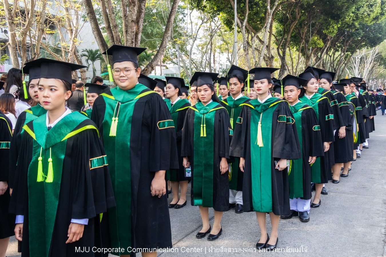 บรรยากาศ พิธีพระราชทานปริญญาบัตร มหาวิทยาลัยแม่โจ้ ประจำปีการศึกษา2567-2568 ครั้งที่ 48  ในวันที่ 19 กุมภาพันธ์ พ.ศ.2569 ณ ศูนย์กีฬาเฉลิมพระเกียรติ มหาวิทยาลัยแม่โจ้