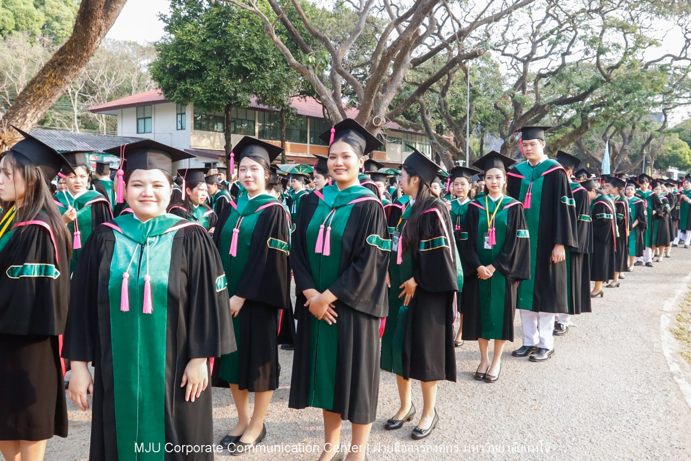 ว่าที่บัณฑิตพร้อม  อาจารย์พร้อม  ญาติพร้อม ทุกคนพร้อม  ร่วมแสดงความยินดี 18 กุมภาพันธ์ 2569  #บรรยากาศซ้อมใหญ่ พิธีพระราชทานปริญญาบัตรมหาวิทยาลัยแม่โจ้ ครั้งที่ 48