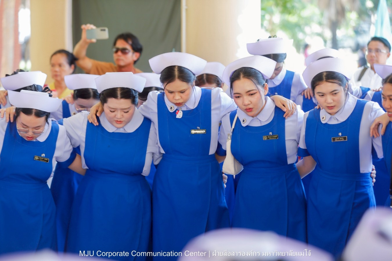 พยาบาลแม่โจ้ รุ่น 1 ประดับแถบหมวก-รับเข็มวิทยฐานะ พร้อมก้าวสู่พยาบาลวิชาชีพอย่างเป็นทางการ