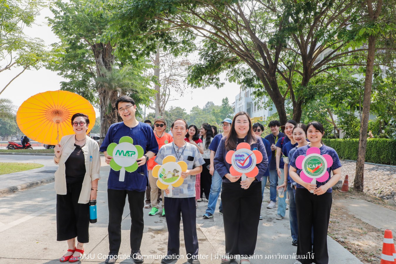 ชาวแม่โจ้ ร่วมพิธีดำหัวผู้อาวุโสและอธิการบดี ประจำปี 2569  สืบสานป๋าเวณี ปี๋ใหม่เมือง