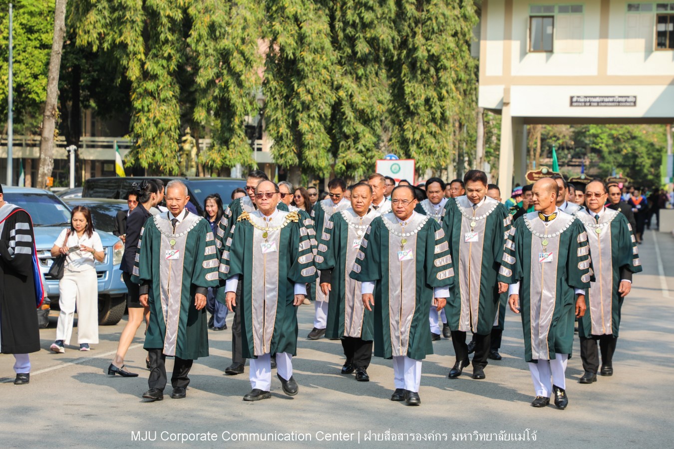 บรรยากาศ พิธีพระราชทานปริญญาบัตร มหาวิทยาลัยแม่โจ้ ประจำปีการศึกษา2567-2568 ครั้งที่ 48  ในวันที่ 19 กุมภาพันธ์ พ.ศ.2569 ณ ศูนย์กีฬาเฉลิมพระเกียรติ มหาวิทยาลัยแม่โจ้