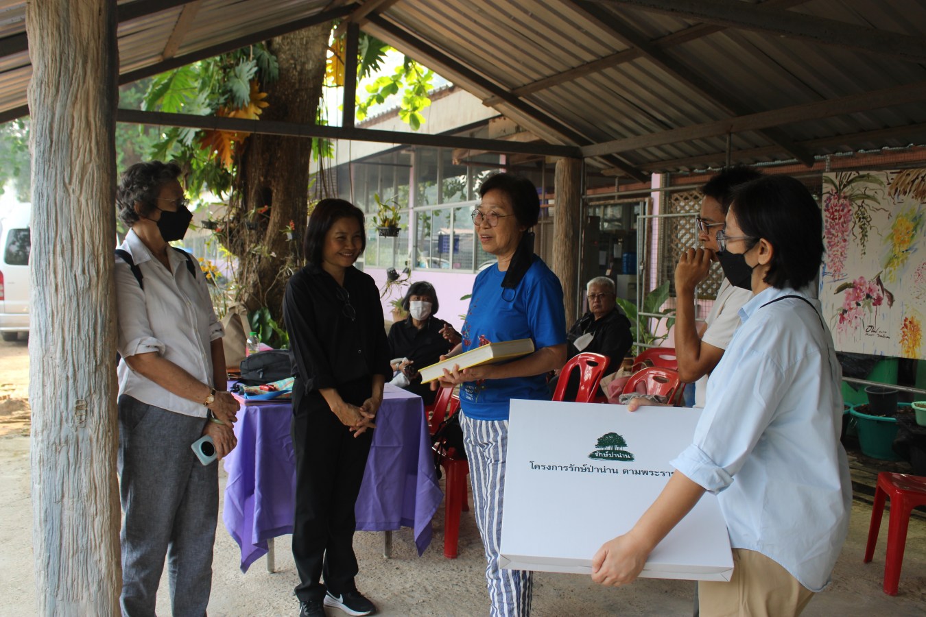 โครงการคืนชีวิตกล้วยไม้ไทยสู่ไพรพฤกษ์ฯ ม.แม่โจ้ ร่วมสนับสนุนโครงการรักษ์ป่าน่านตามพระราชดำริ  เตรียมทำหนังสือเฉลิมพระเกียรติสมเด็จพระนางเจ้าสิริกิติ์ พระบรมราชินีนาถ พระบรมราชชนนีพันปีหลวง