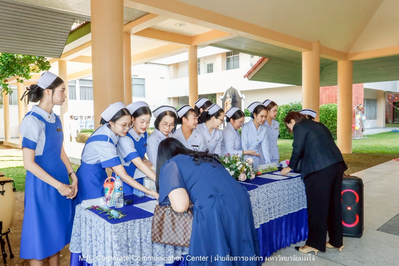 พยาบาลแม่โจ้ รุ่น 1 ประดับแถบหมวก-รับเข็มวิทยฐานะ พร้อมก้าวสู่พยาบาลวิชาชีพอย่างเป็นทางการ