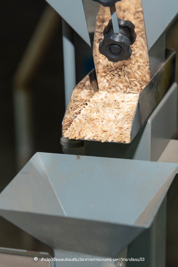 มหาวิทยาลัยแม่โจ้ ต้อนรับคณะผู้บริหารของสำนักงานเลขาธิการวุฒิสภา ในโครงการติดตามผลการนำผลงานวิจัยไปใช้ประโยชน์ในกระบวนการนิติบัญญัติ