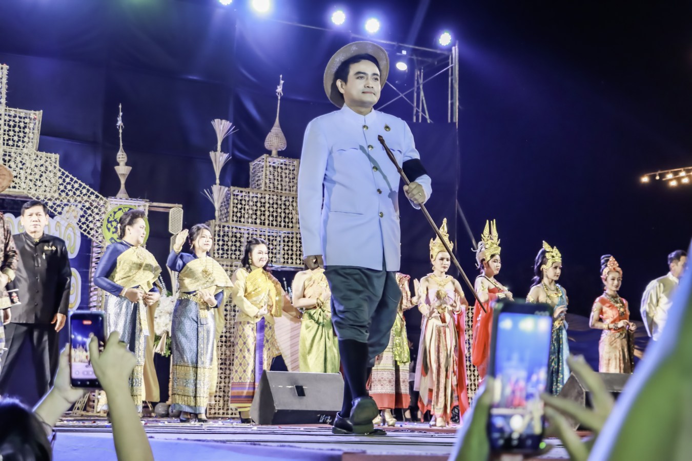 ม.แม่โจ้ ร่วมงาน OTOP และของดีอำเภอสันทราย  คว้ารองชนะเลิศเดินแบบผ้าไทยใส่ให้สนุก