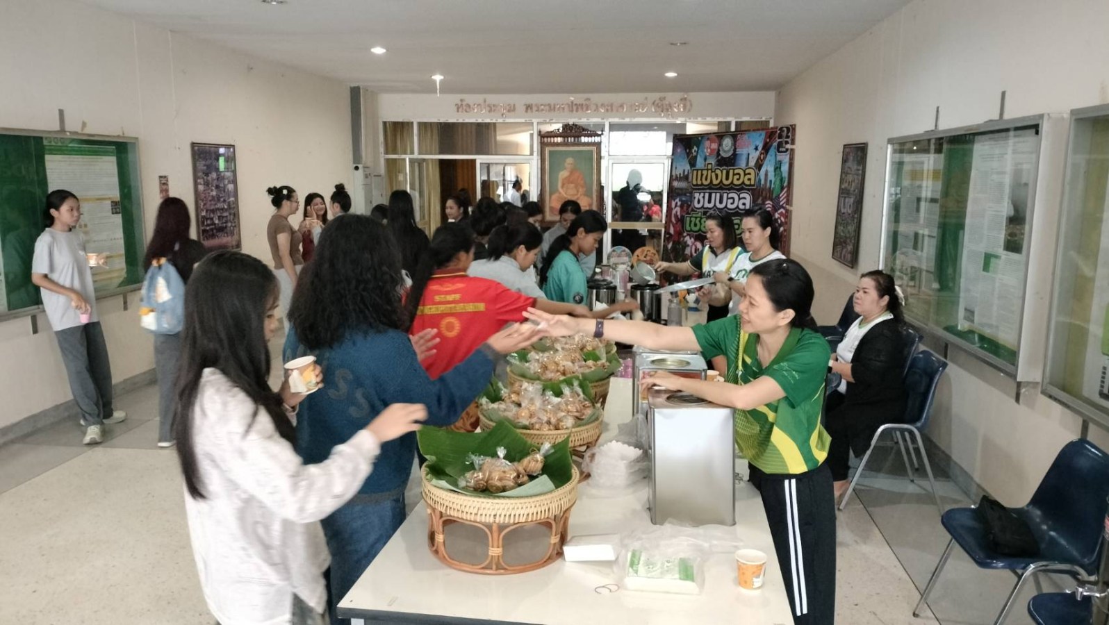 ม.แม่โจ้-แพร่ฯ จัดกิจกรรม “ดื่มนม ชมบอล” ไม่ดื่ม ไม่สูบ ไม่พนัน เชียร์ฟุตบอลโลก 2026