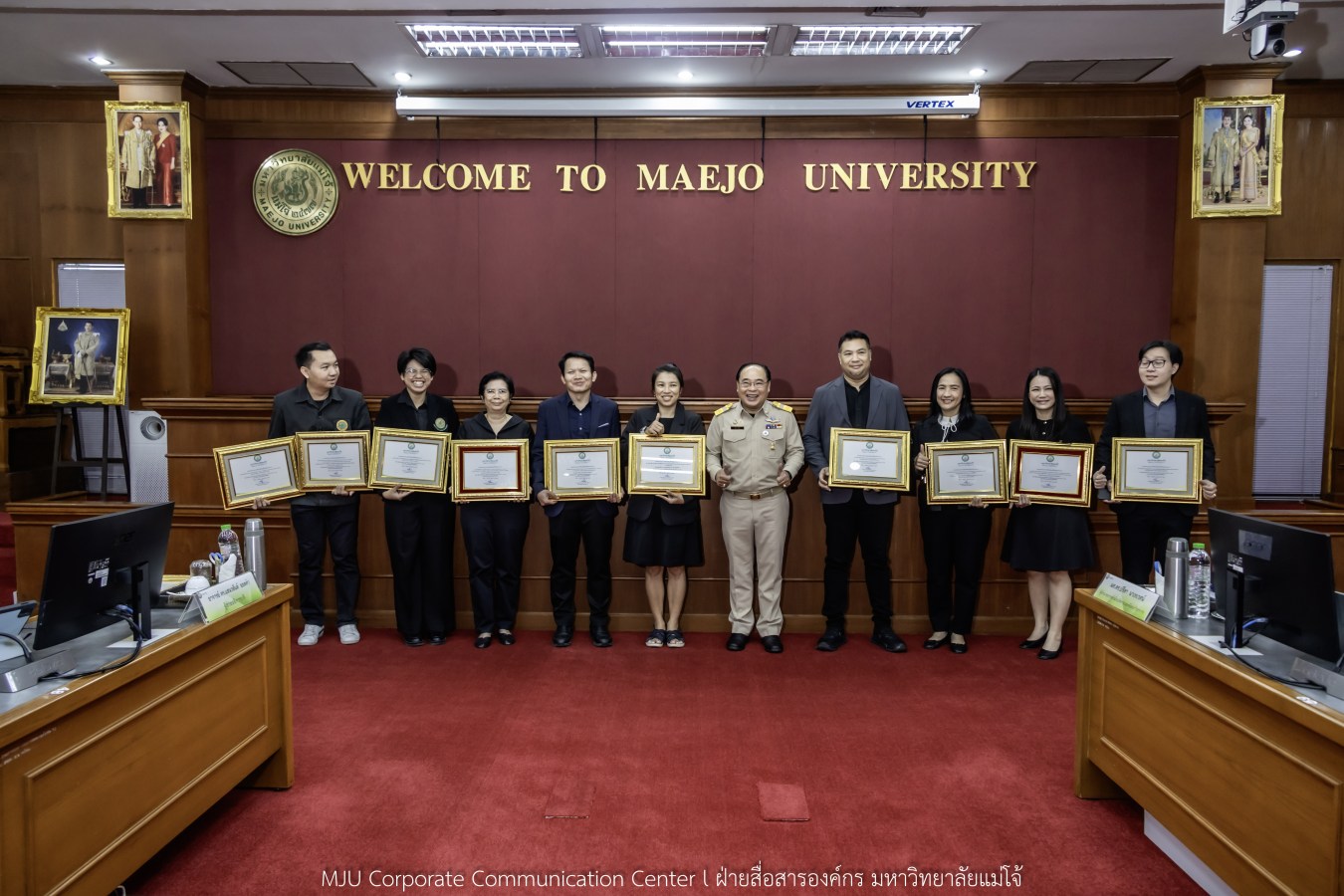 พิธีมอบใบประกาศเกียรติคุณให้แก่นักวิจัยมหาวิทยาลัยแม่โจ้ ที่ได้รับรางวัลในระดับชาติและนานาชาติ