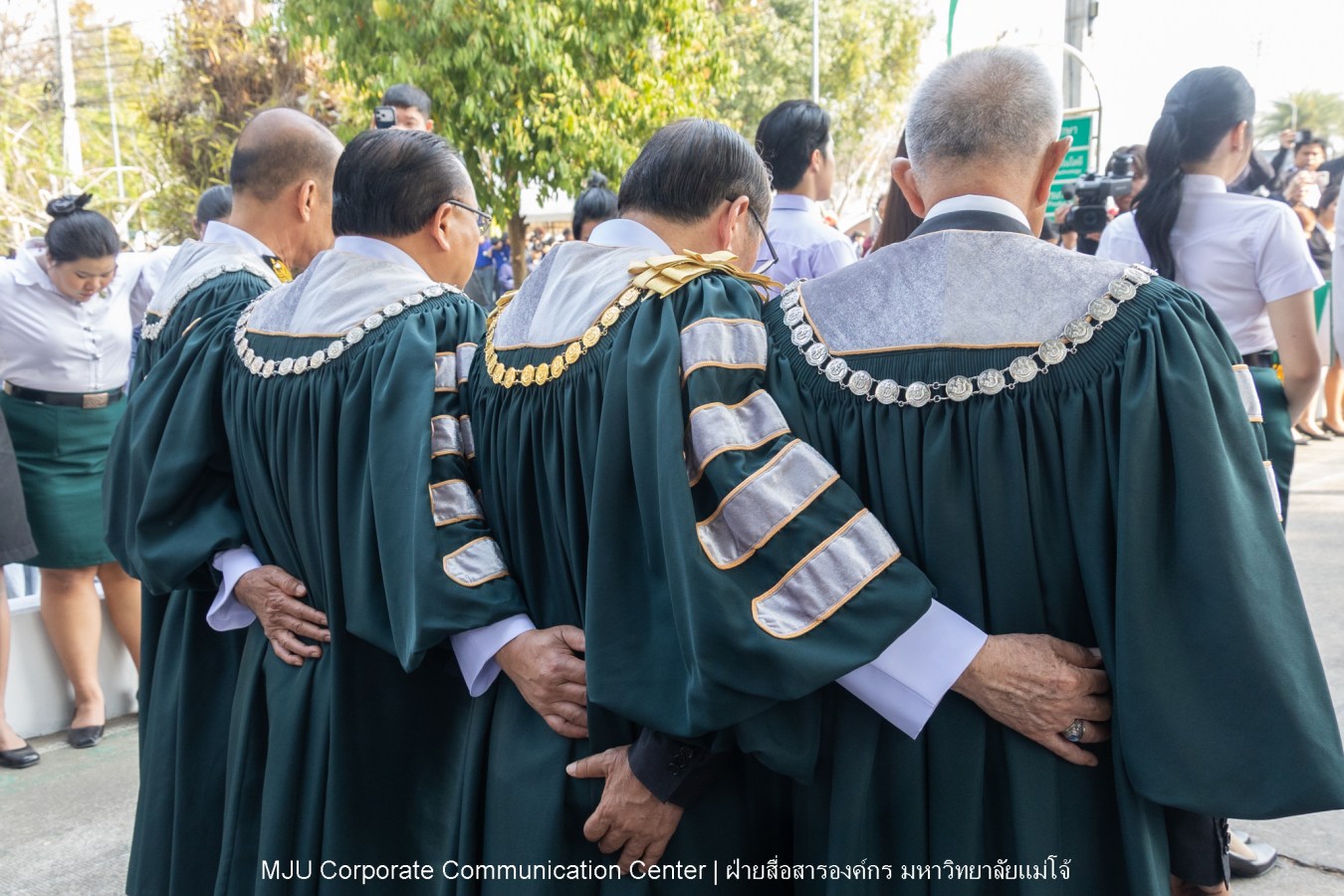 บรรยากาศ พิธีพระราชทานปริญญาบัตร มหาวิทยาลัยแม่โจ้ ประจำปีการศึกษา2567-2568 ครั้งที่ 48  ในวันที่ 19 กุมภาพันธ์ พ.ศ.2569 ณ ศูนย์กีฬาเฉลิมพระเกียรติ มหาวิทยาลัยแม่โจ้