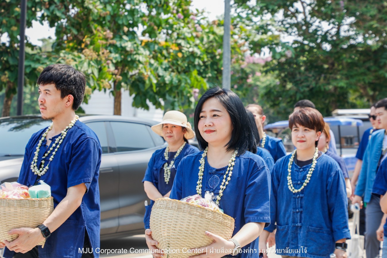 ชาวแม่โจ้ ร่วมพิธีดำหัวผู้อาวุโสและอธิการบดี ประจำปี 2569  สืบสานป๋าเวณี ปี๋ใหม่เมือง