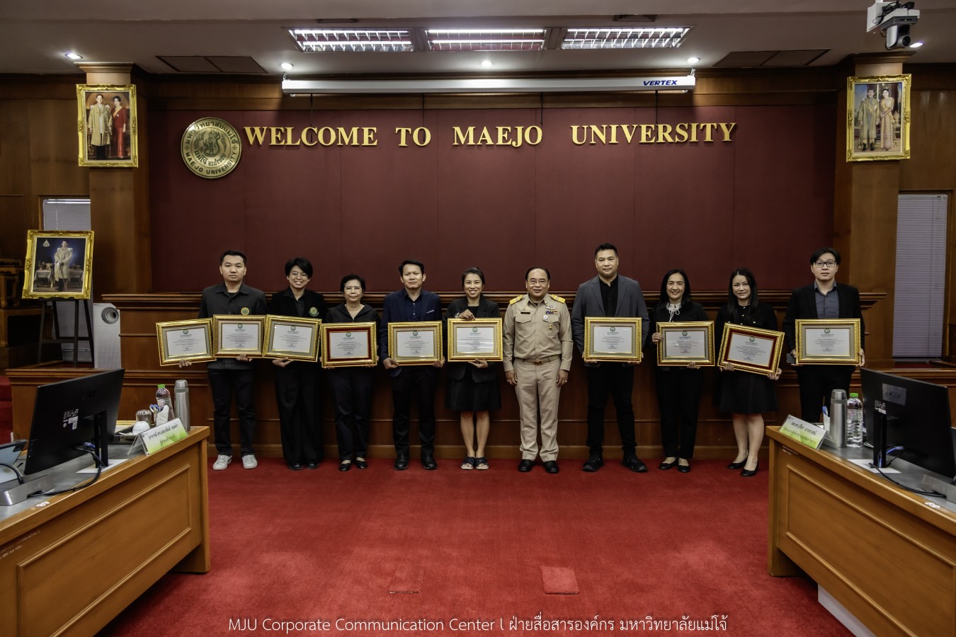 พิธีมอบใบประกาศเกียรติคุณให้แก่นักวิจัยมหาวิทยาลัยแม่โจ้ ที่ได้รับรางวัลในระดับชาติและนานาชาติ