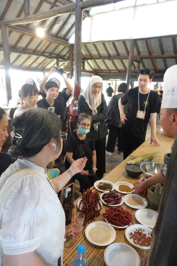 ม.แม่โจ้ ผนึกกำลัง 4 ชาติลุ่มน้ำโขง เผยแพร่ผลงานโครงการ “LMC Spice Routes” ในงาน Chiang Mai International Food Festival 2026 ชูอัตลักษณ์เครื่องเทศสู่การท่องเที่ยวเชิงวัฒนธรรมอาหาร