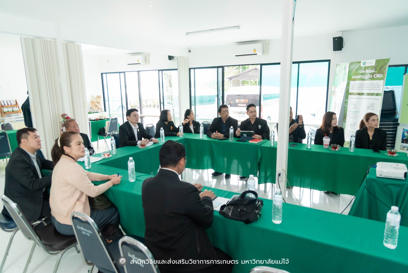 มหาวิทยาลัยแม่โจ้ ต้อนรับคณะผู้บริหารของสำนักงานเลขาธิการวุฒิสภา ในโครงการติดตามผลการนำผลงานวิจัยไปใช้ประโยชน์ในกระบวนการนิติบัญญัติ