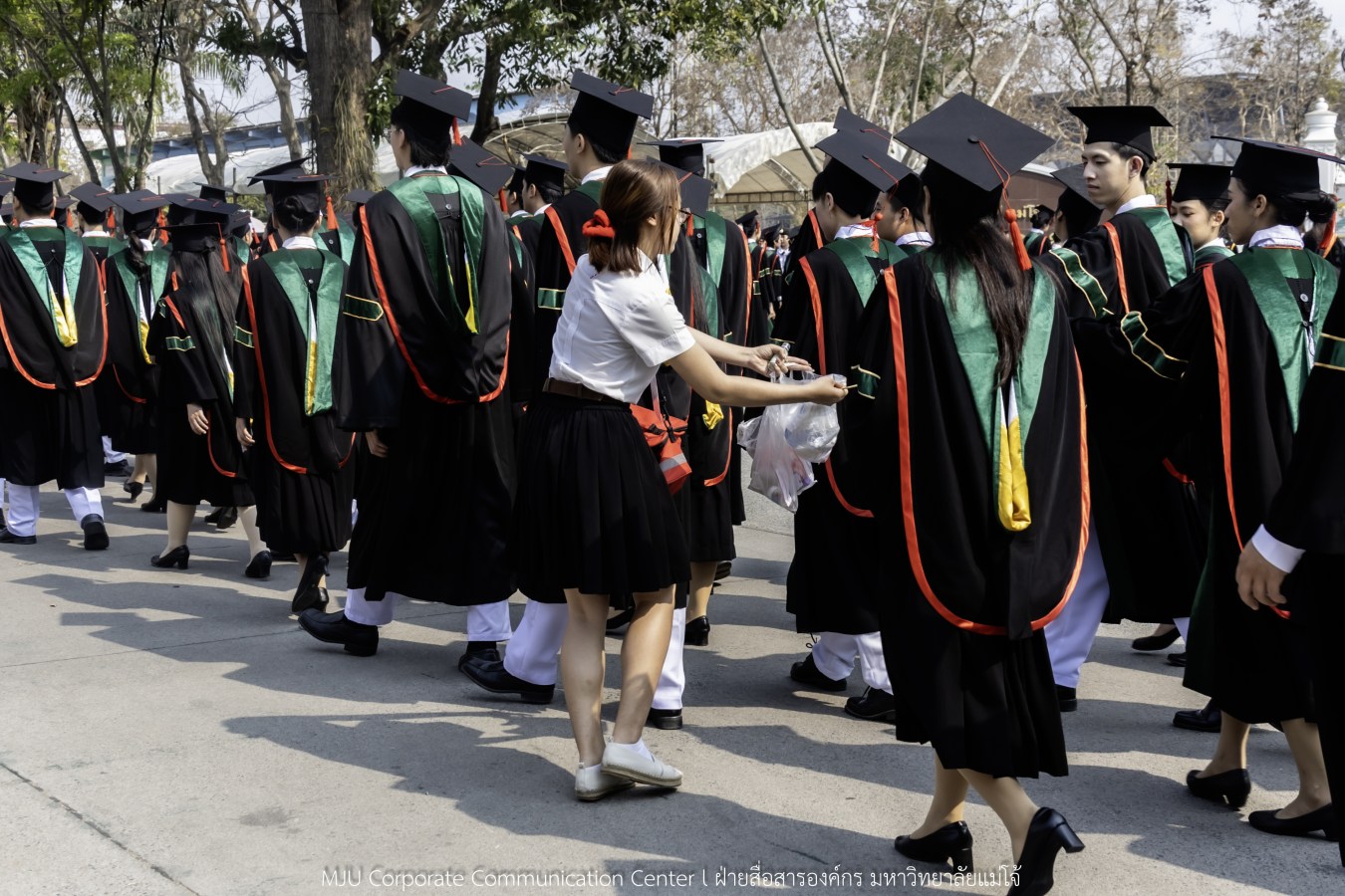 บรรยากาศ พิธีพระราชทานปริญญาบัตร มหาวิทยาลัยแม่โจ้ ประจำปีการศึกษา2567-2568 ครั้งที่ 48  ในวันที่ 19 กุมภาพันธ์ พ.ศ.2569 ณ ศูนย์กีฬาเฉลิมพระเกียรติ มหาวิทยาลัยแม่โจ้