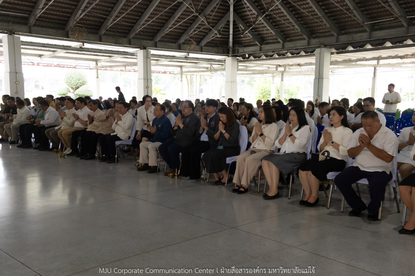 ม.แม่โจ้ ทำนุบำรุงพระพุทธศาสนา จัดถวายเทียนพรรษา 9 วัด