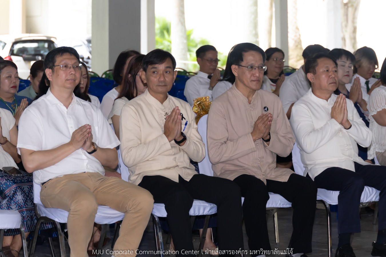 ม.แม่โจ้ ทำนุบำรุงพระพุทธศาสนา จัดถวายเทียนพรรษา 9 วัด