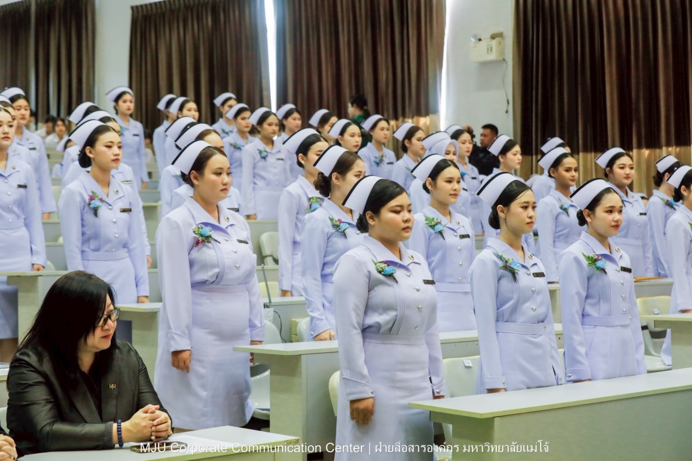 พยาบาลแม่โจ้ รุ่น 1 ประดับแถบหมวก-รับเข็มวิทยฐานะ พร้อมก้าวสู่พยาบาลวิชาชีพอย่างเป็นทางการ