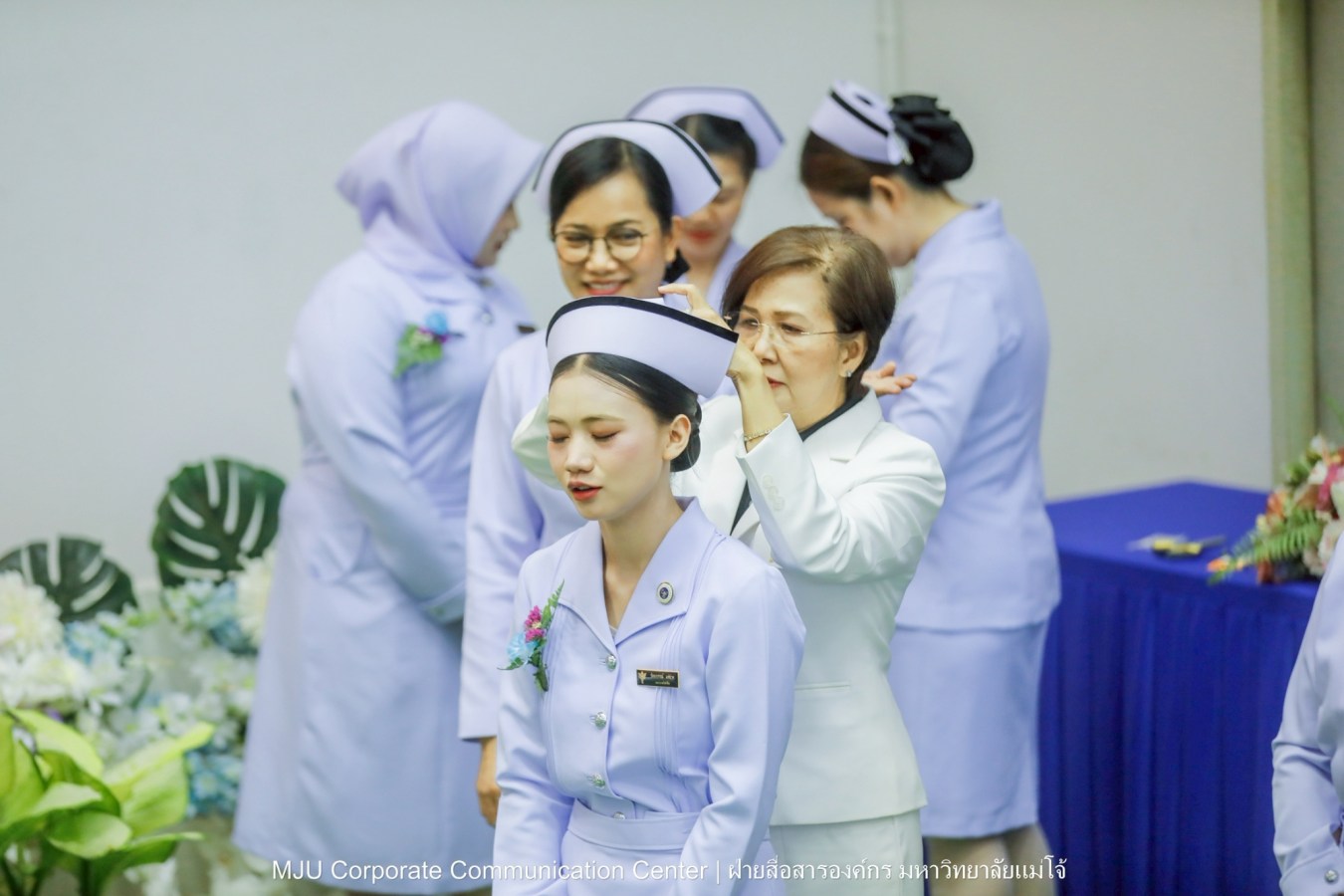 พยาบาลแม่โจ้ รุ่น 1 ประดับแถบหมวก-รับเข็มวิทยฐานะ พร้อมก้าวสู่พยาบาลวิชาชีพอย่างเป็นทางการ