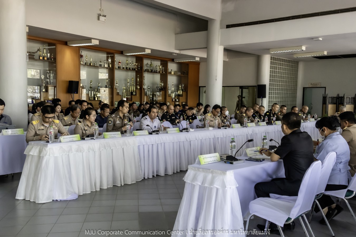 กองพระราชพิธี สำนักงานฝ่ายเสนาธิการในพระองค์ สำนักพระราชวัง จังหวัดเชียงใหม่ และมหาวิทยาลัยแม่โจ้ ประชุมเตรียมความพร้อมการรับเสด็จในพิธีพระราชทานปริญญาบัตรมหาวิทยาลัยแม่โจ้ ประจำปีการศึกษา 2567-2568 (ครั้งที่ 48)
