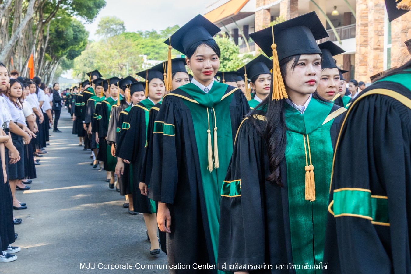 บรรยากาศ พิธีพระราชทานปริญญาบัตร มหาวิทยาลัยแม่โจ้ ประจำปีการศึกษา2567-2568 ครั้งที่ 48  ในวันที่ 19 กุมภาพันธ์ พ.ศ.2569 ณ ศูนย์กีฬาเฉลิมพระเกียรติ มหาวิทยาลัยแม่โจ้